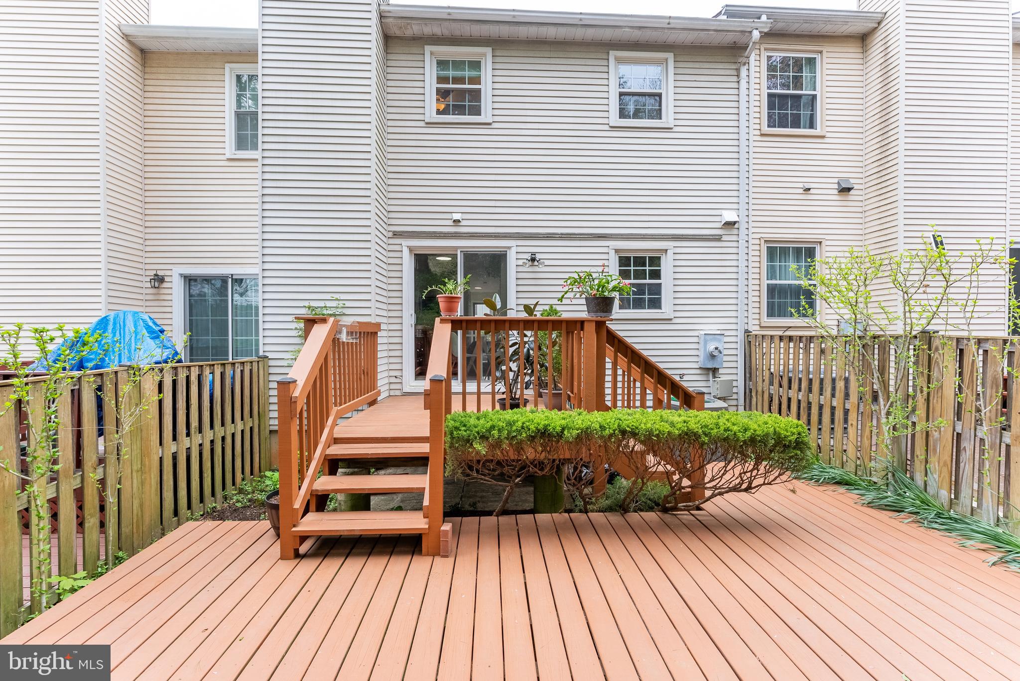 CIRCLE WOODS - Residential