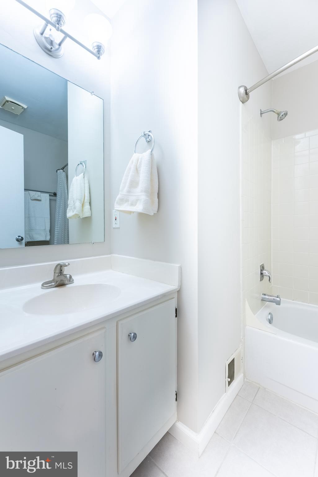 CIRCLE WOODS - Residential