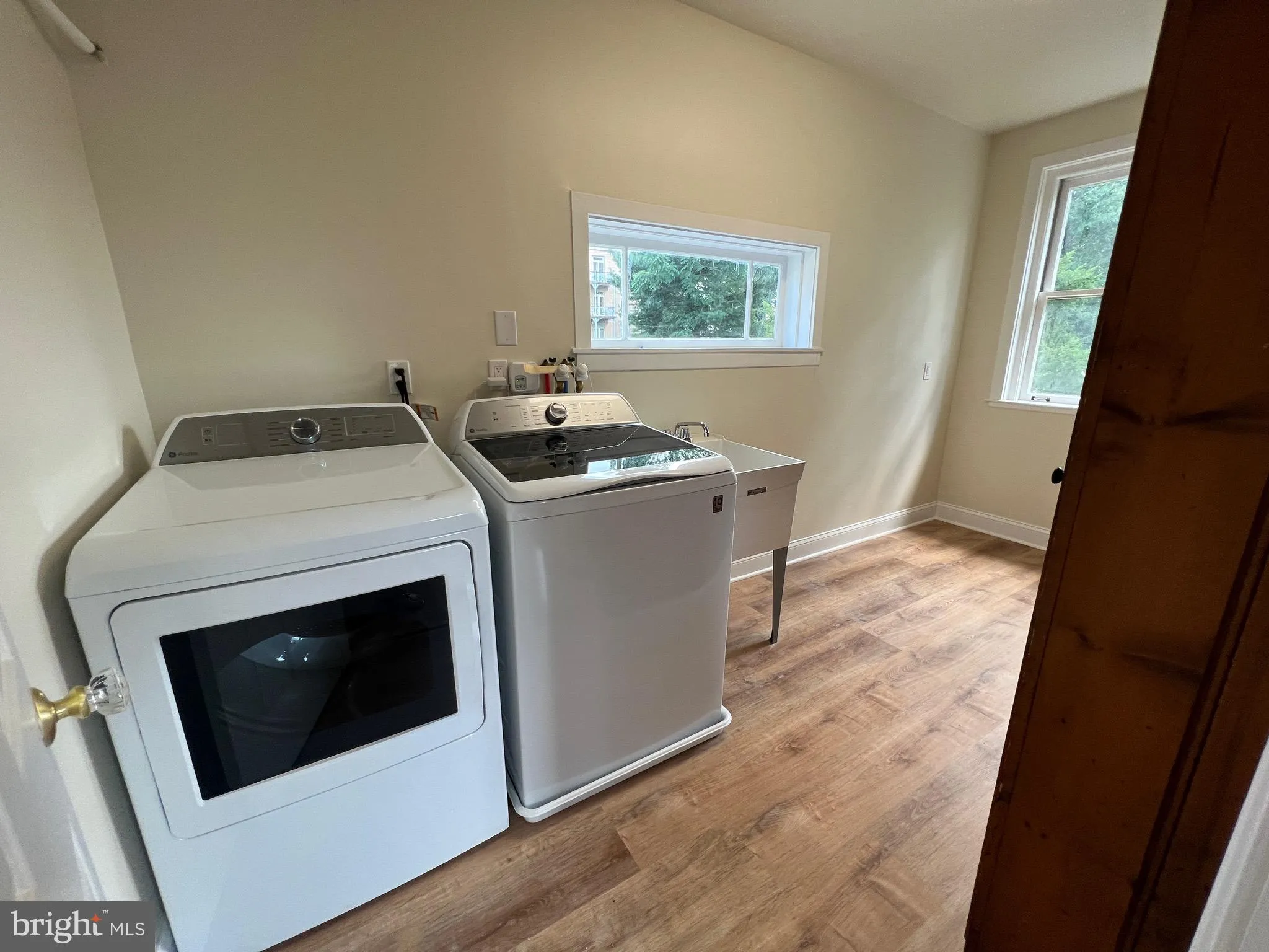 Haverford, Pennsylvania 19041, United States, 3 Bedrooms Bedrooms, ,2 BathroomsBathrooms,Residential,Contingent,235554