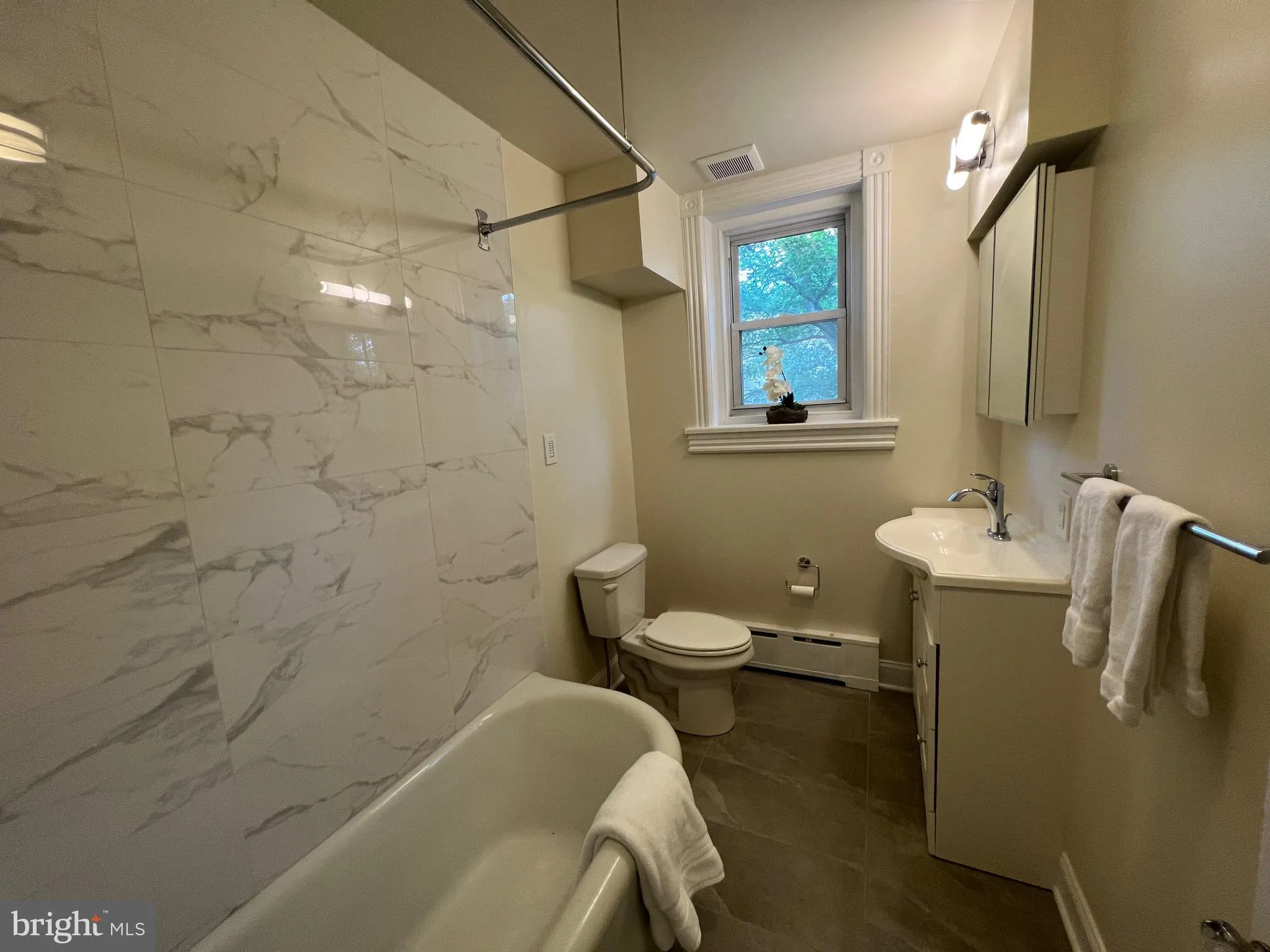 Haverford, Pennsylvania 19041, United States, 3 Bedrooms Bedrooms, ,2 BathroomsBathrooms,Residential,Contingent,235554