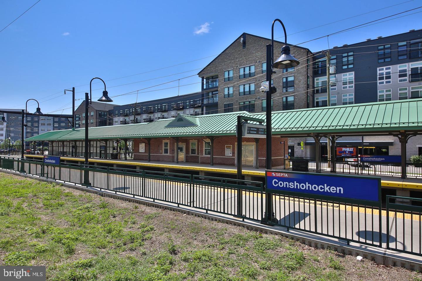 300 W ELM STREET 2205