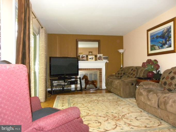 KINGS PARK WEST - Residential Lease