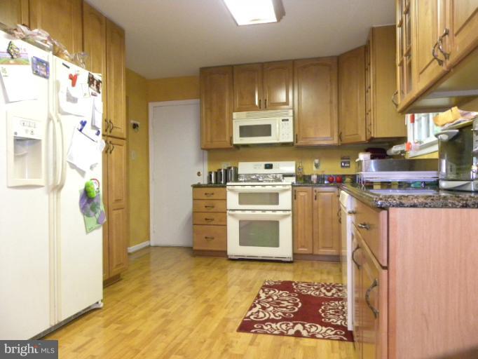 KINGS PARK WEST - Residential Lease