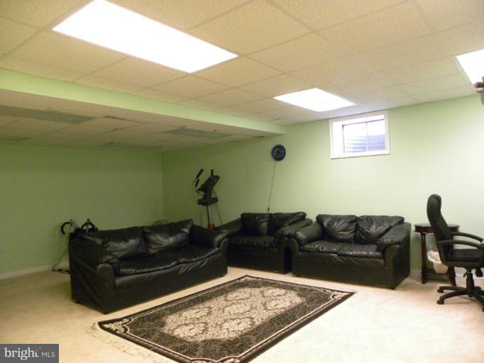 KINGS PARK WEST - Residential Lease