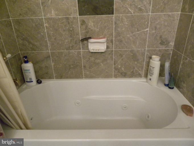 KINGS PARK WEST - Residential Lease