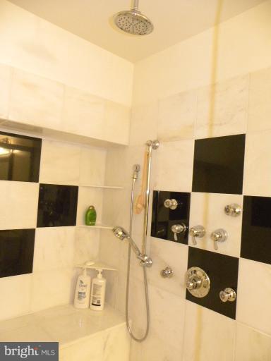 KINGS PARK WEST - Residential Lease