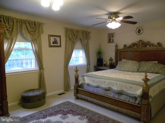 KINGS PARK WEST - Residential Lease