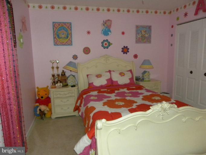 KINGS PARK WEST - Residential Lease