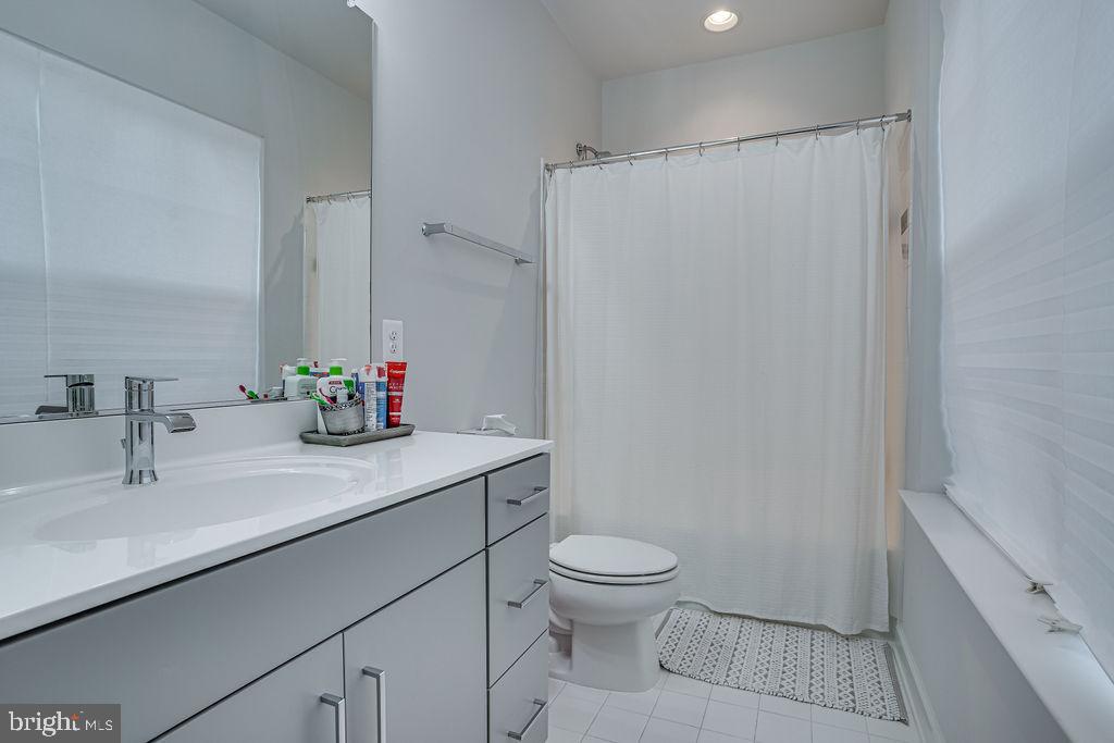 POTOMAC OVERLOOK CONDO - Residential