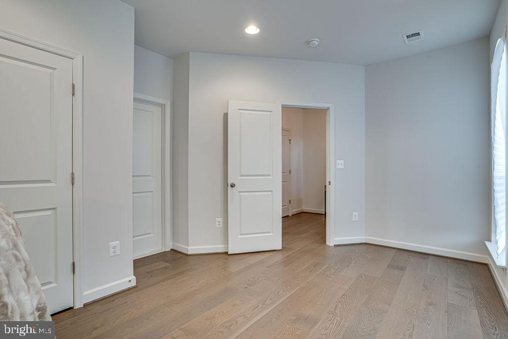 POTOMAC OVERLOOK CONDO - Residential