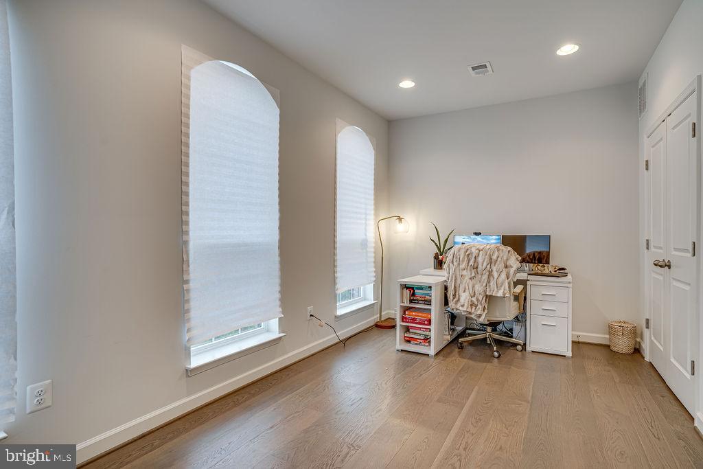 POTOMAC OVERLOOK CONDO - Residential