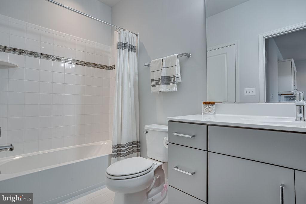 POTOMAC OVERLOOK CONDO - Residential