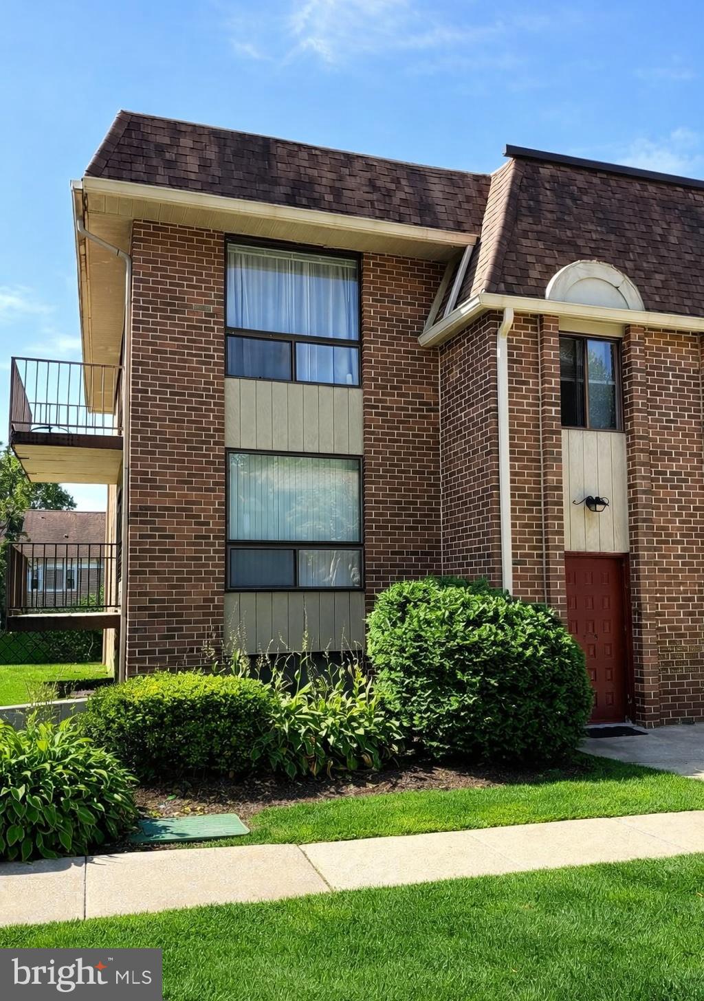 SAYBROOK VIL - Residential