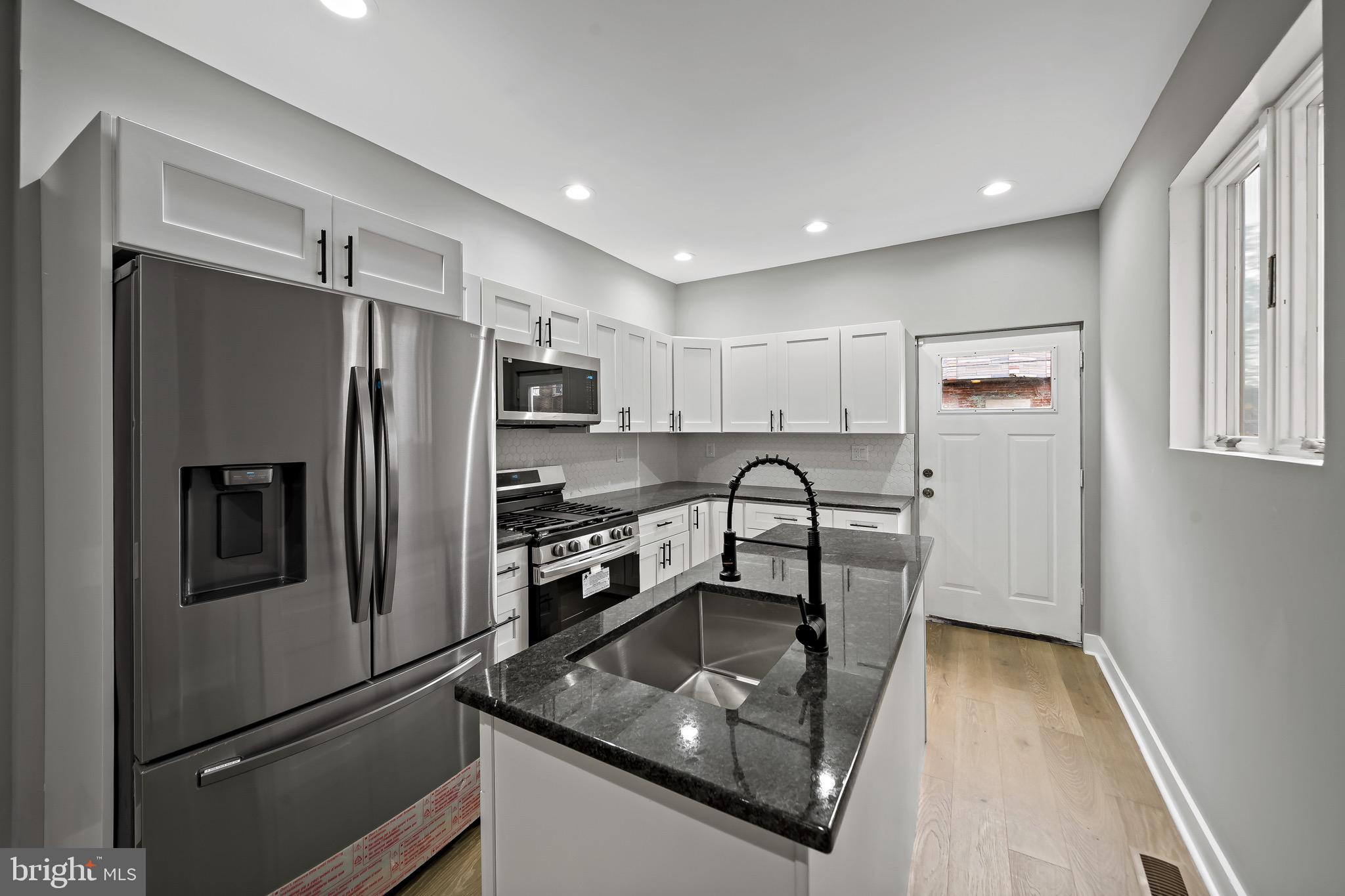 STRAWBERRY MANSION - Residential