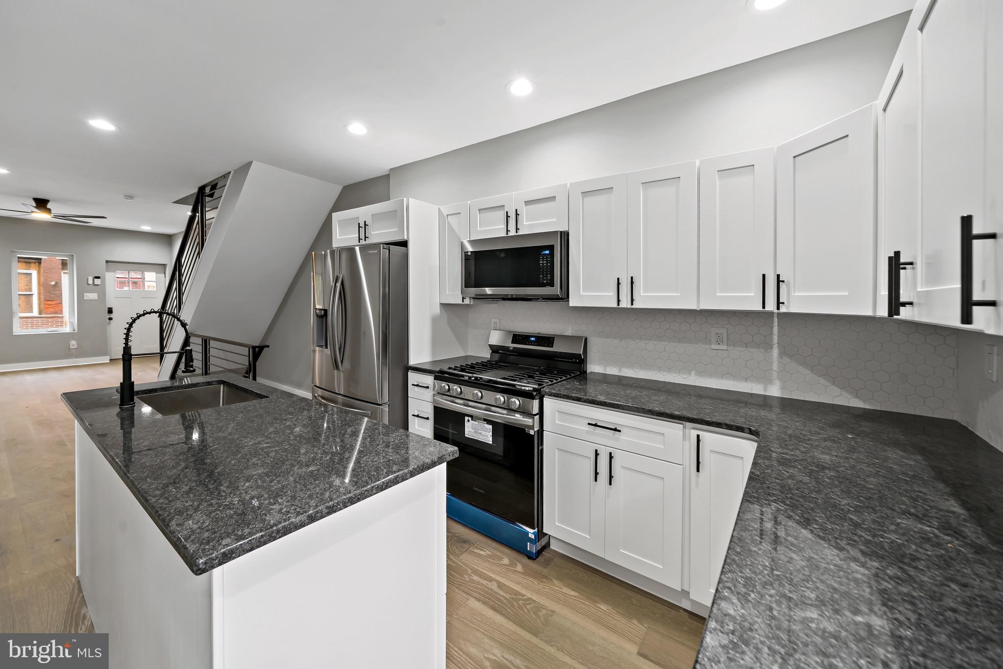 STRAWBERRY MANSION - Residential