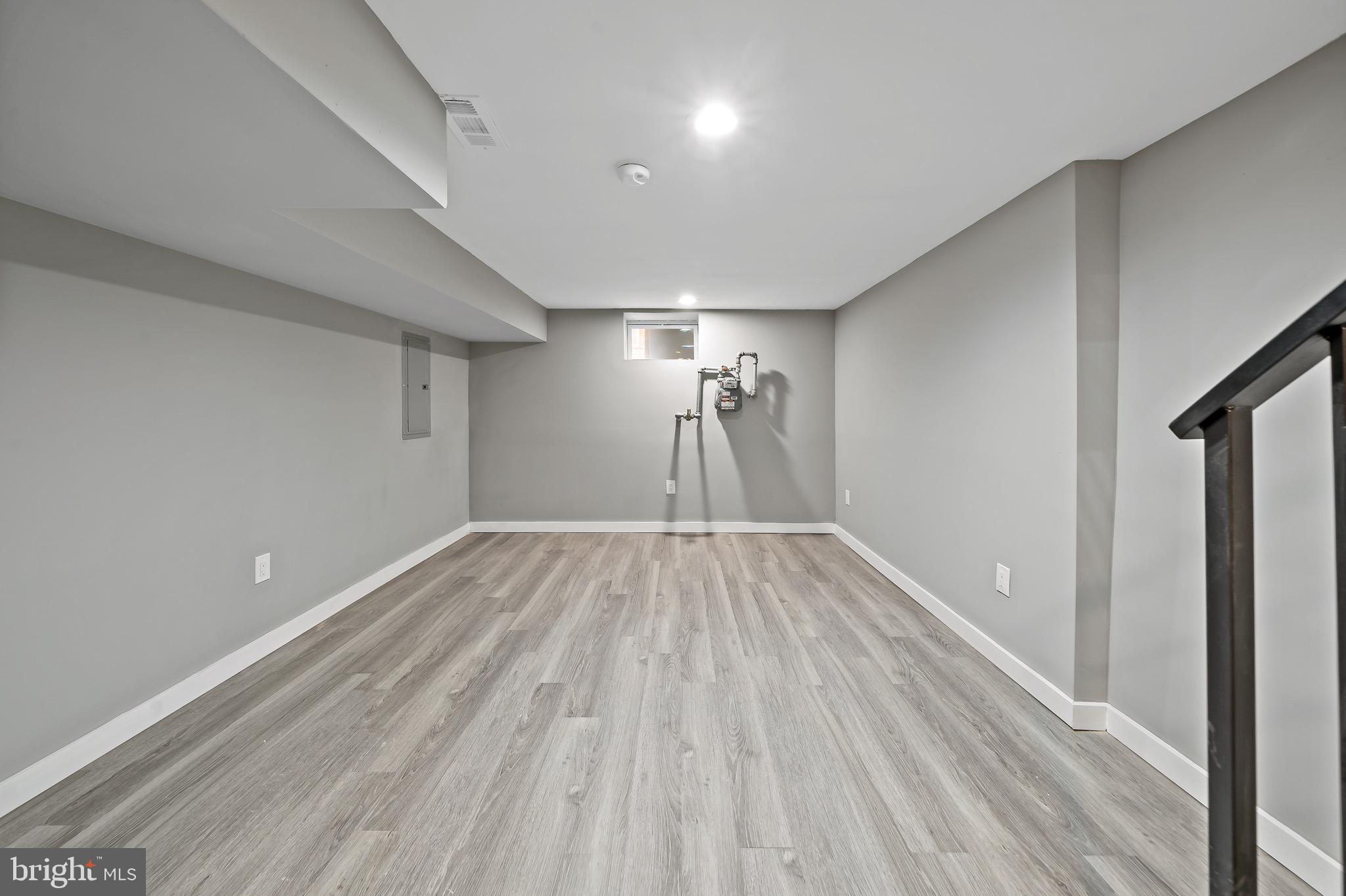 STRAWBERRY MANSION - Residential