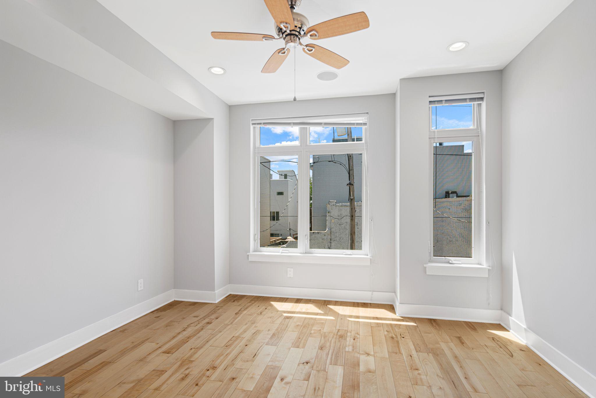 POINT BREEZE - Residential