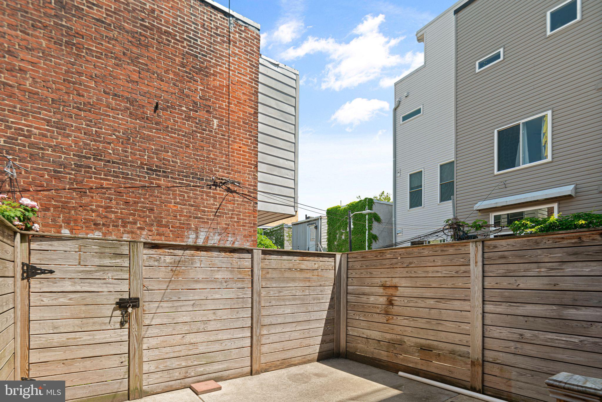 POINT BREEZE - Residential