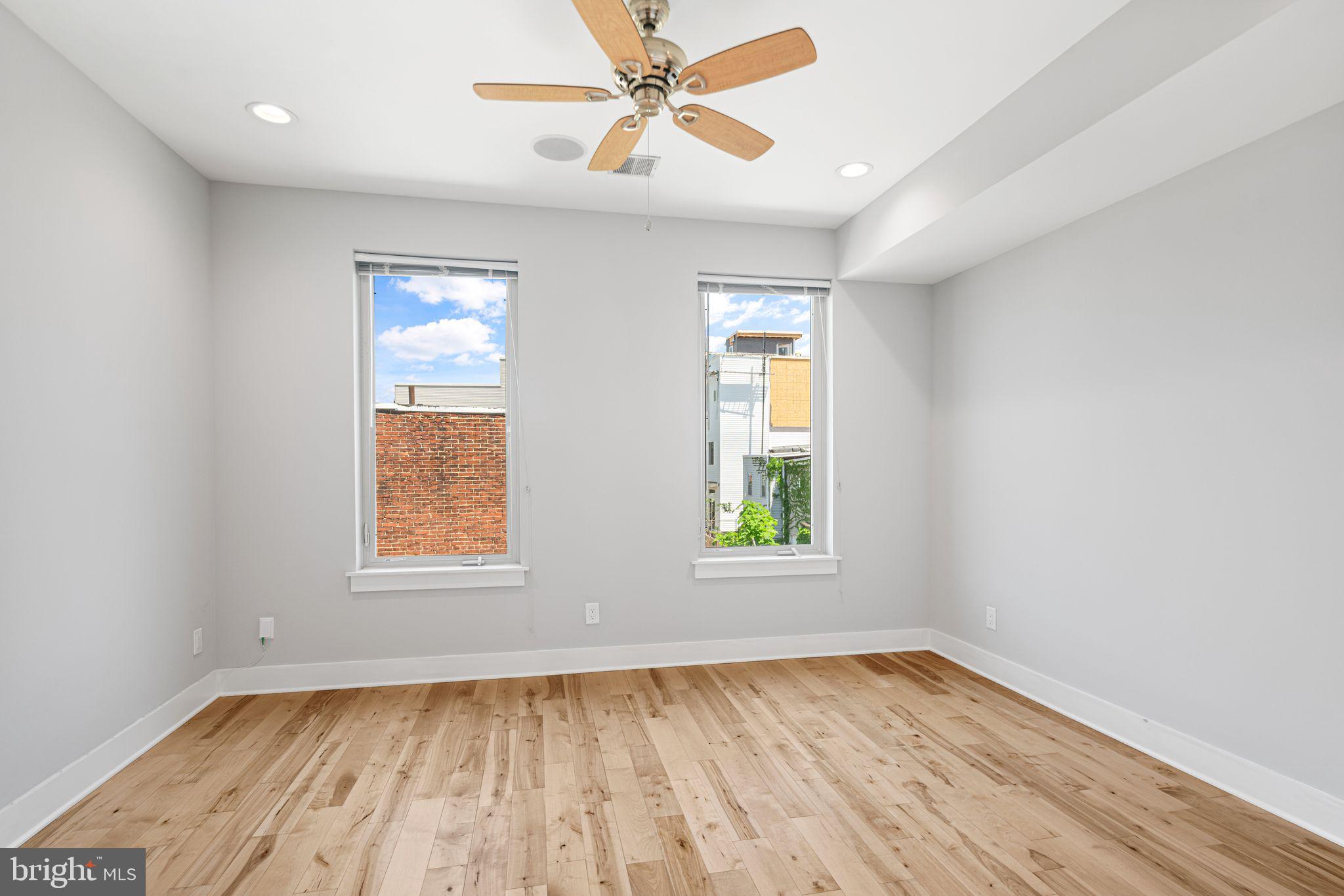 POINT BREEZE - Residential