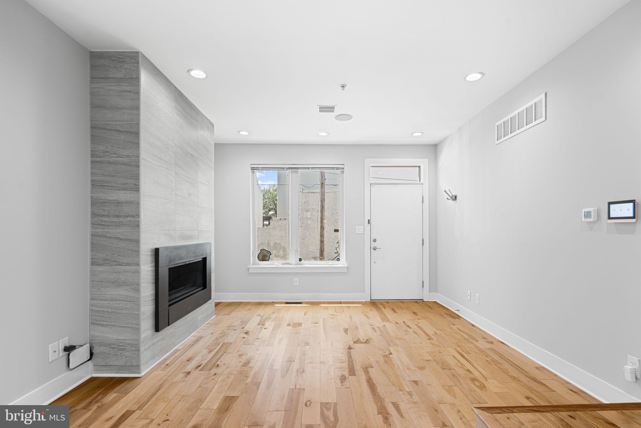 POINT BREEZE - Residential