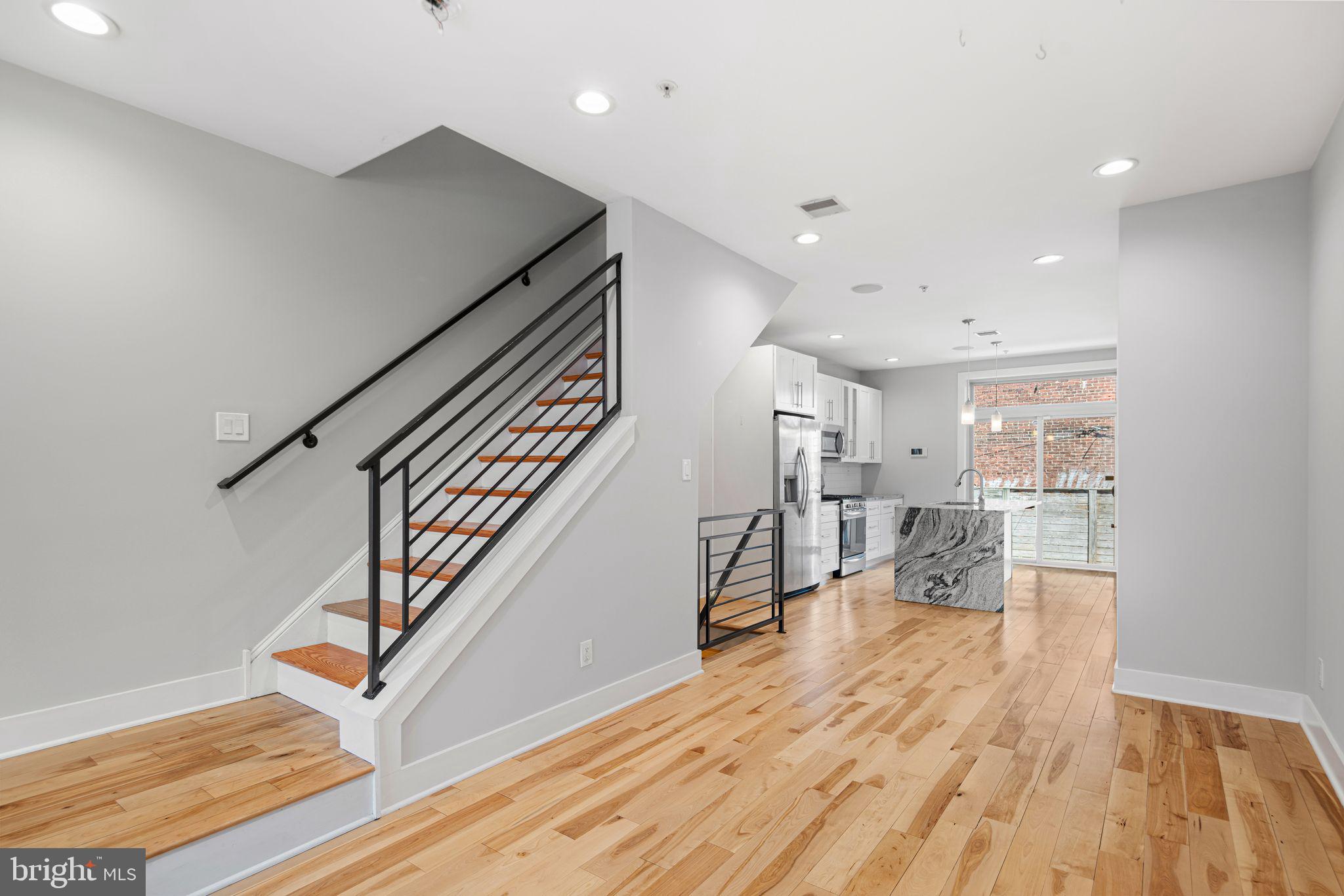 POINT BREEZE - Residential