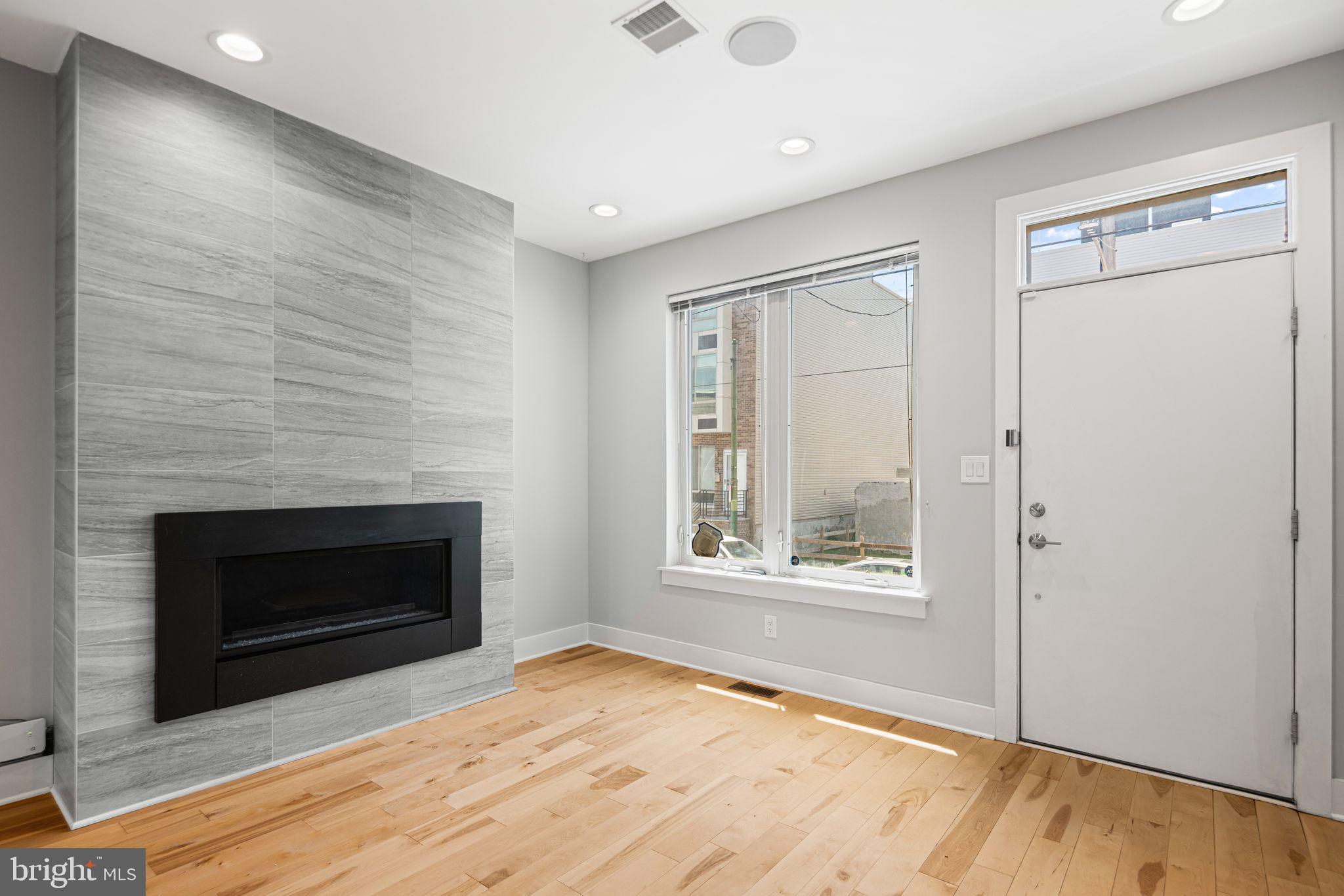 POINT BREEZE - Residential