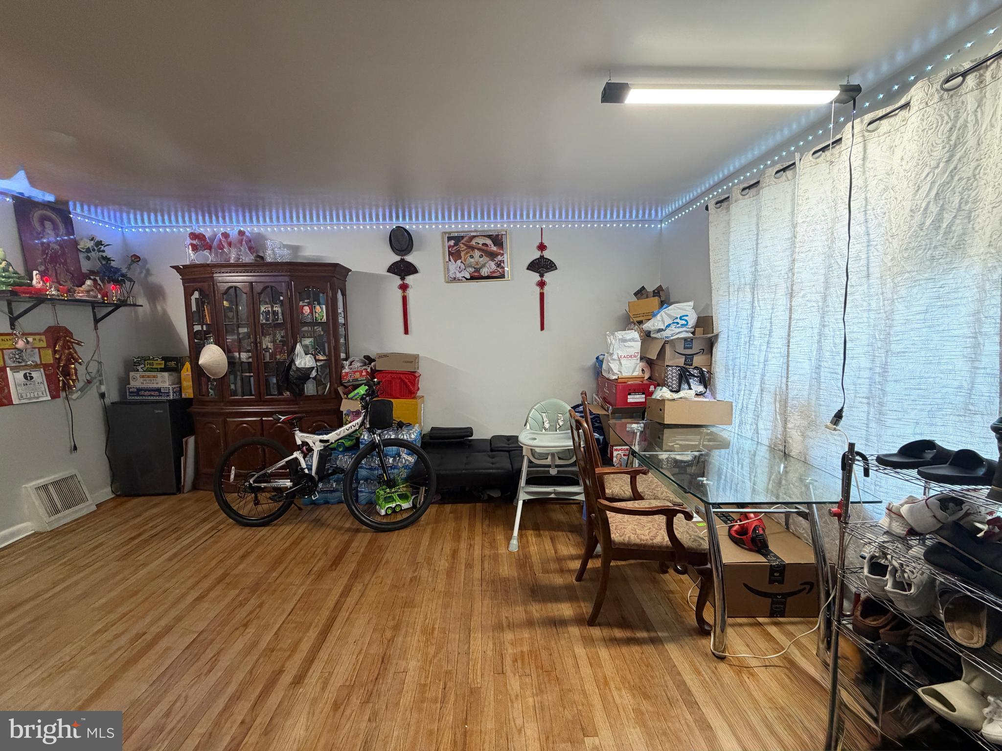 LAWNCREST - Residential