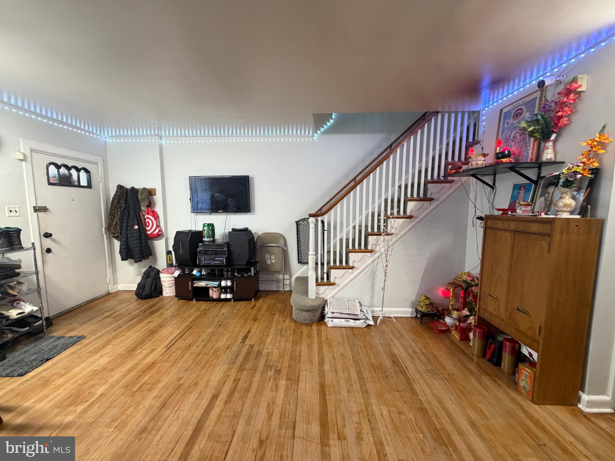 LAWNCREST - Residential