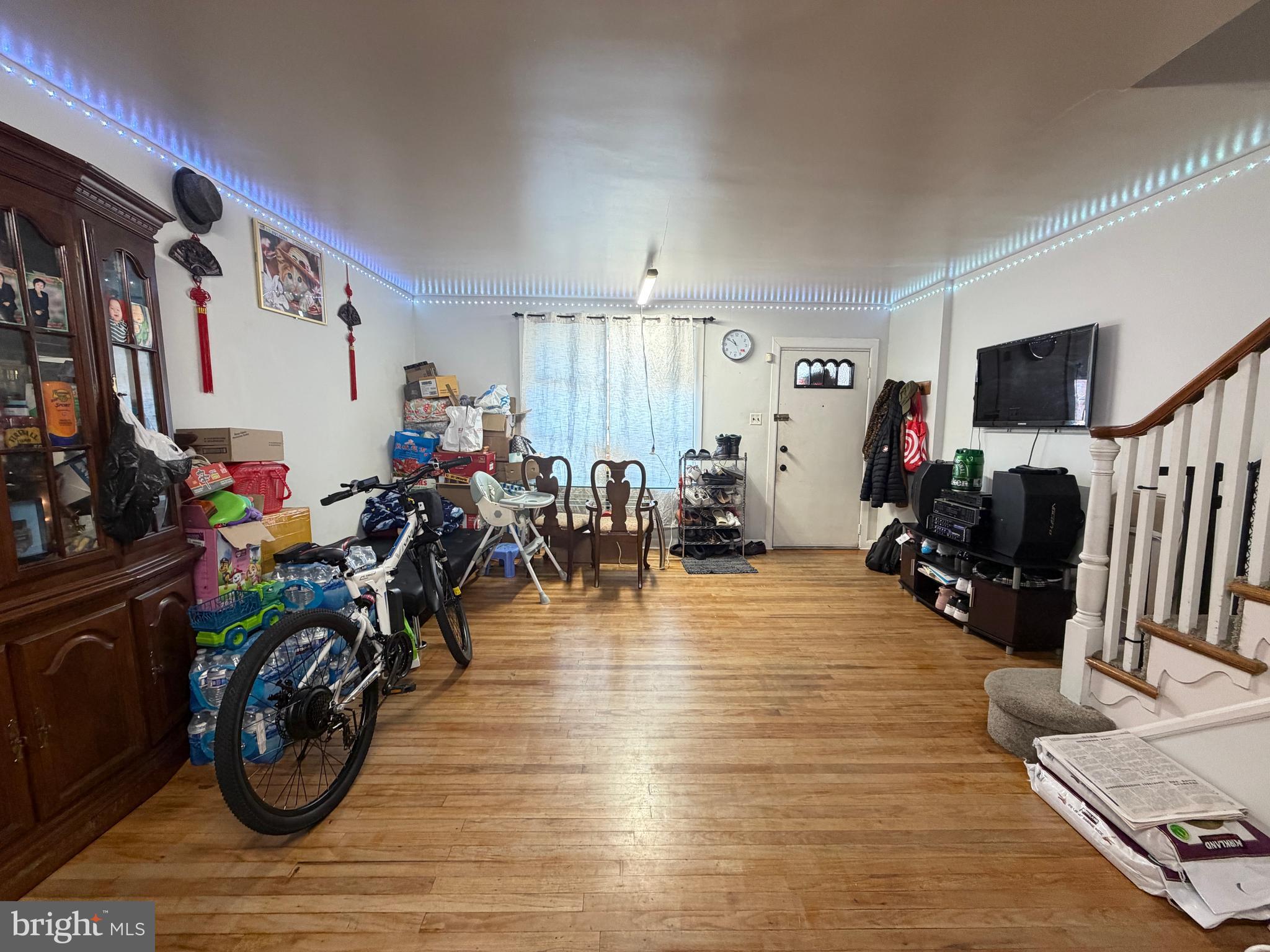 LAWNCREST - Residential