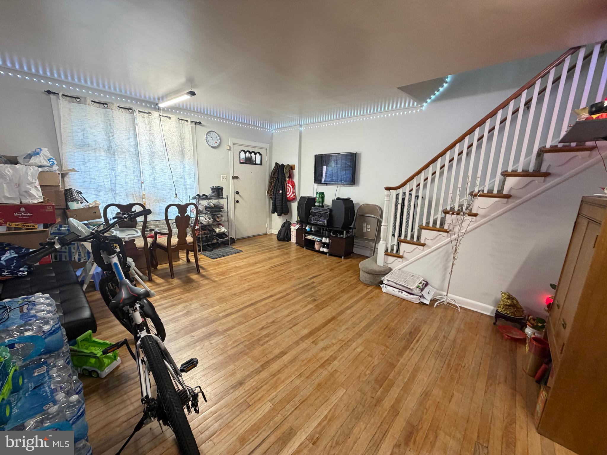 LAWNCREST - Residential