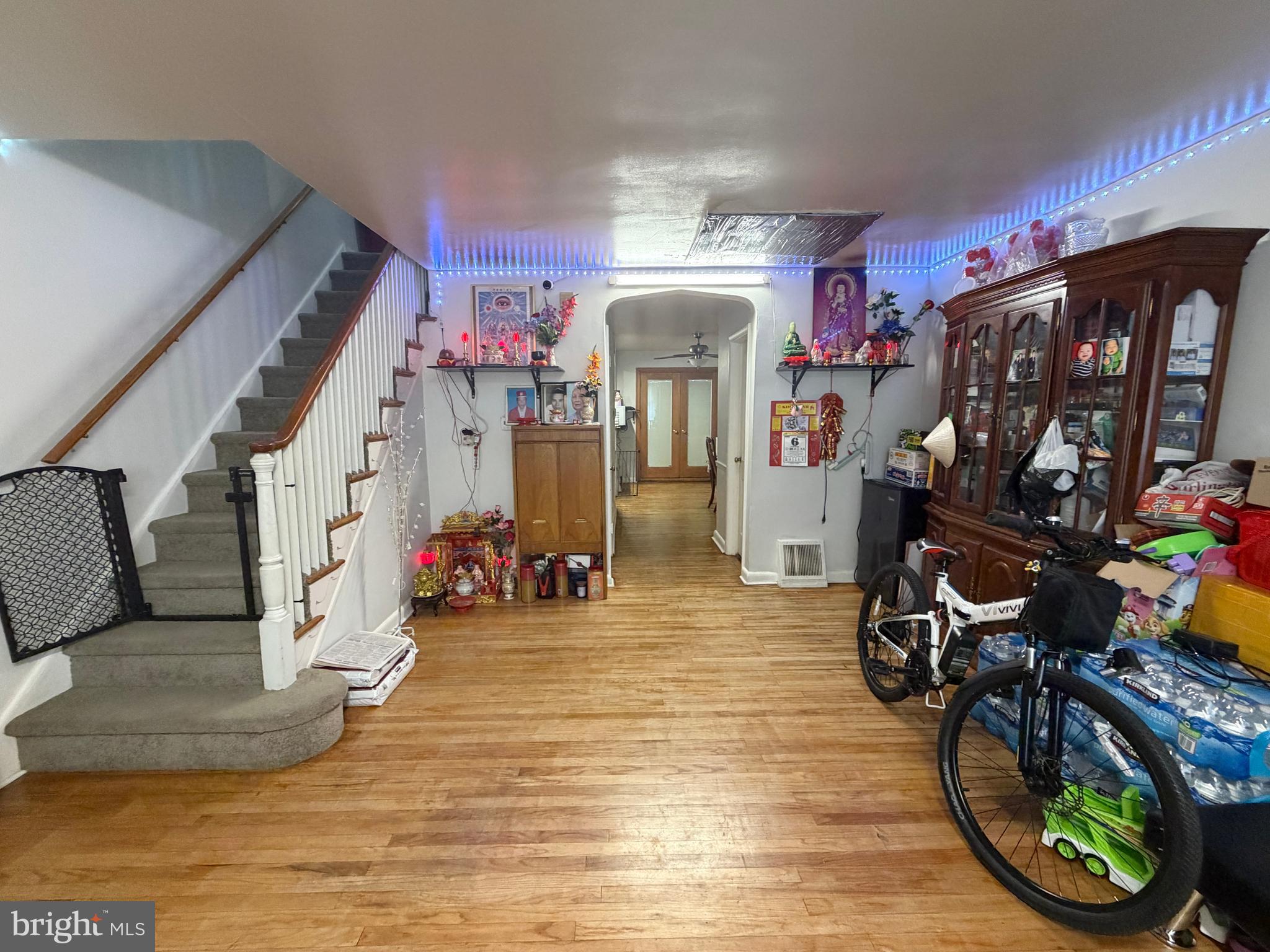 LAWNCREST - Residential