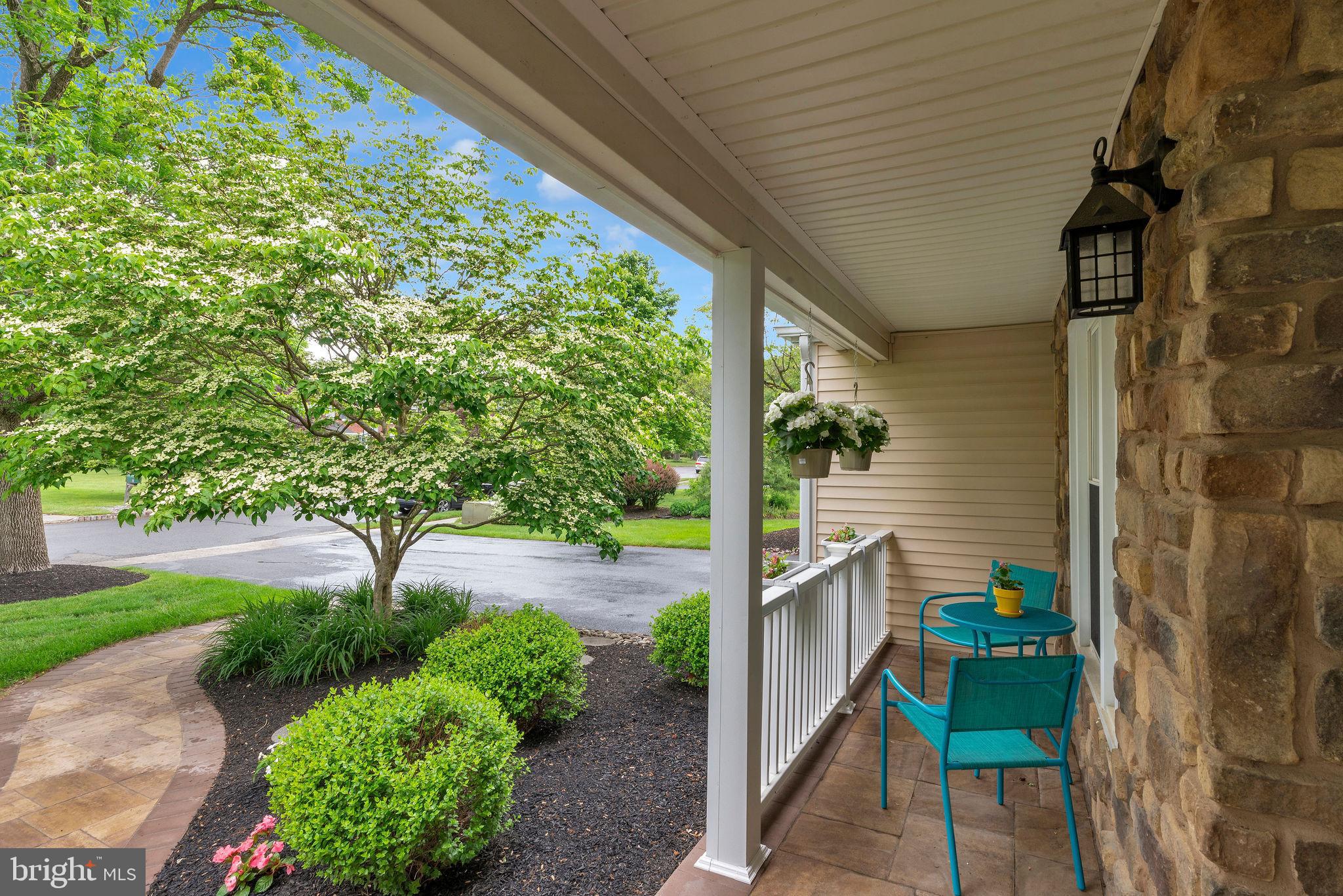 6 DRAYTON LANE