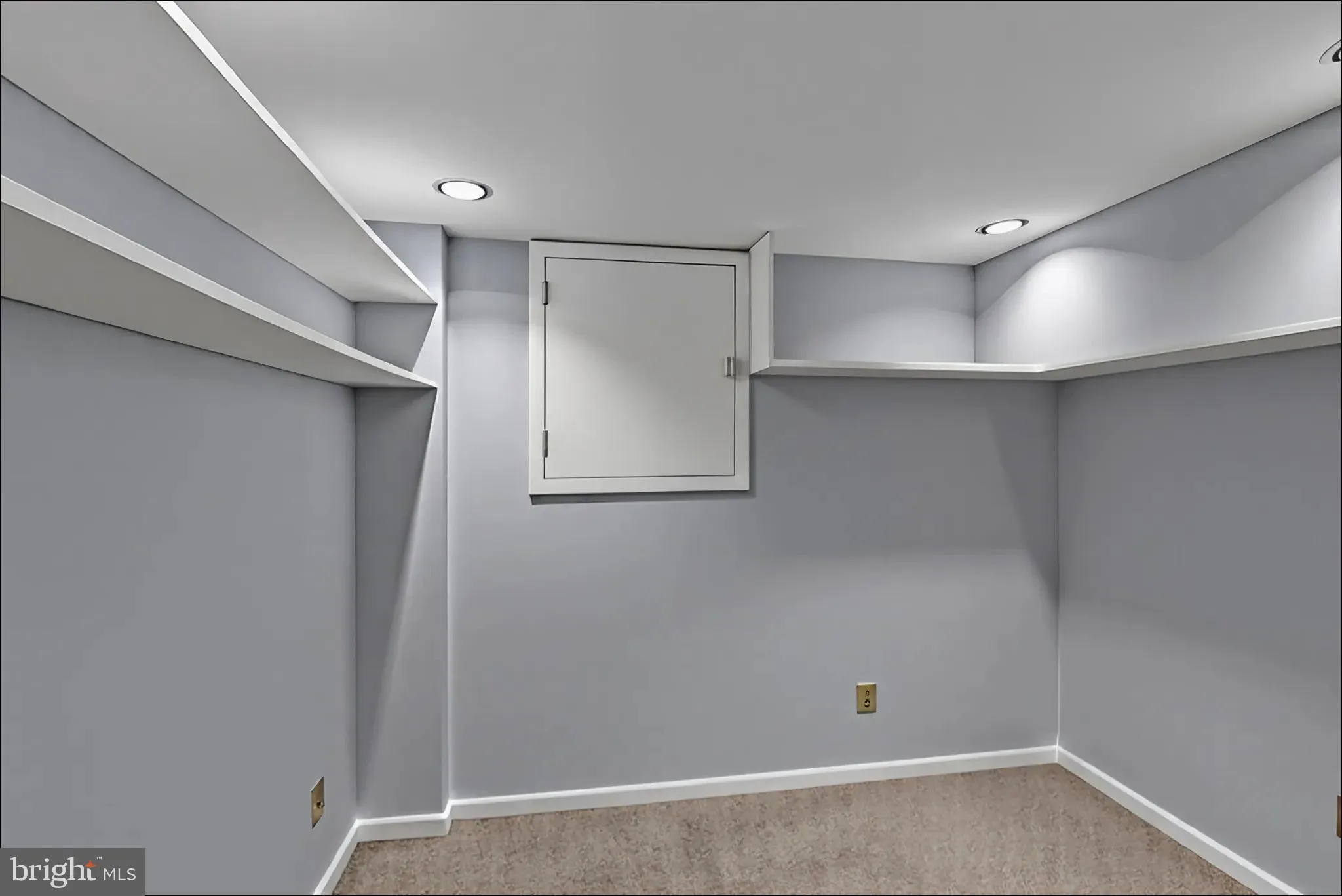 Plainsboro, New Jersey 08536, United States, 5 Bedrooms Bedrooms, ,3 BathroomsBathrooms,Residential,Active,132669