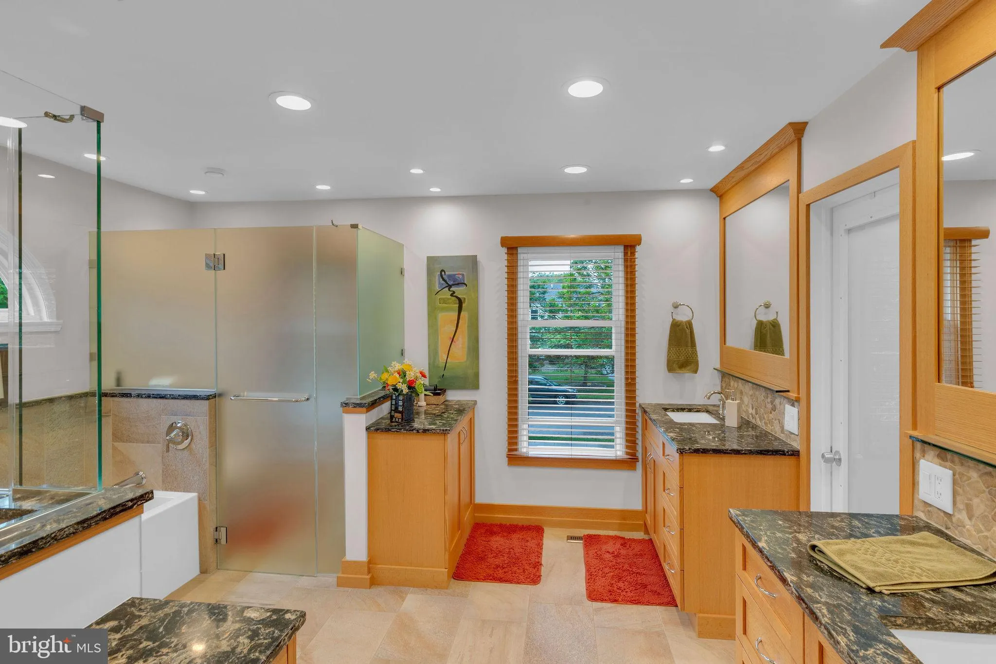 Plainsboro, New Jersey 08536, United States, 5 Bedrooms Bedrooms, ,3 BathroomsBathrooms,Residential,Active,132669