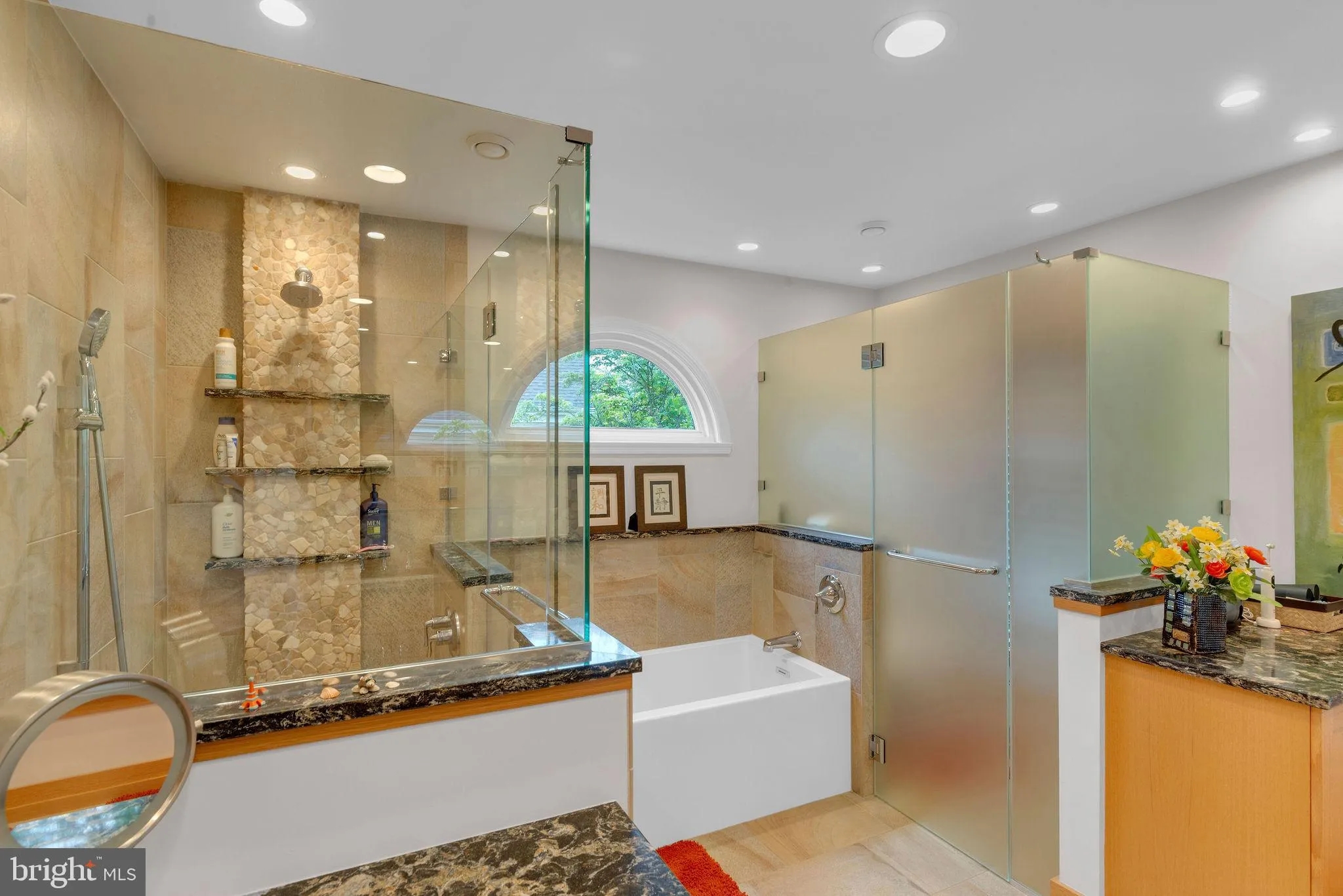 Plainsboro, New Jersey 08536, United States, 5 Bedrooms Bedrooms, ,3 BathroomsBathrooms,Residential,Active,132669