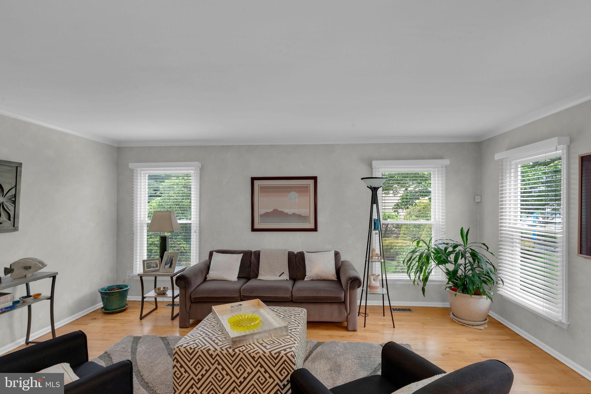 6 DRAYTON LANE