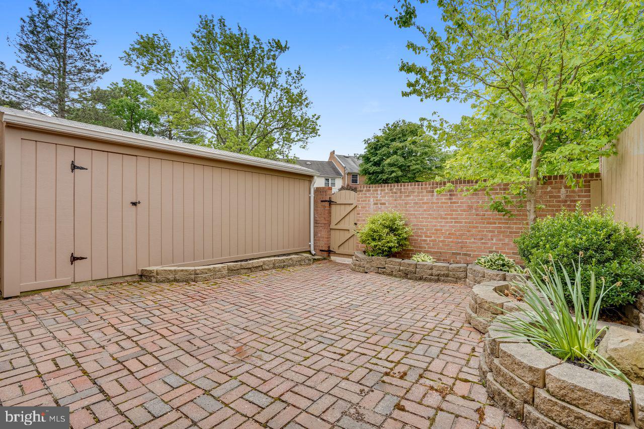 CHARLESTOWN - Residential