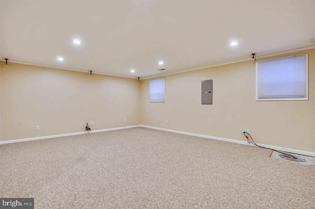 CHARLESTOWN - Residential