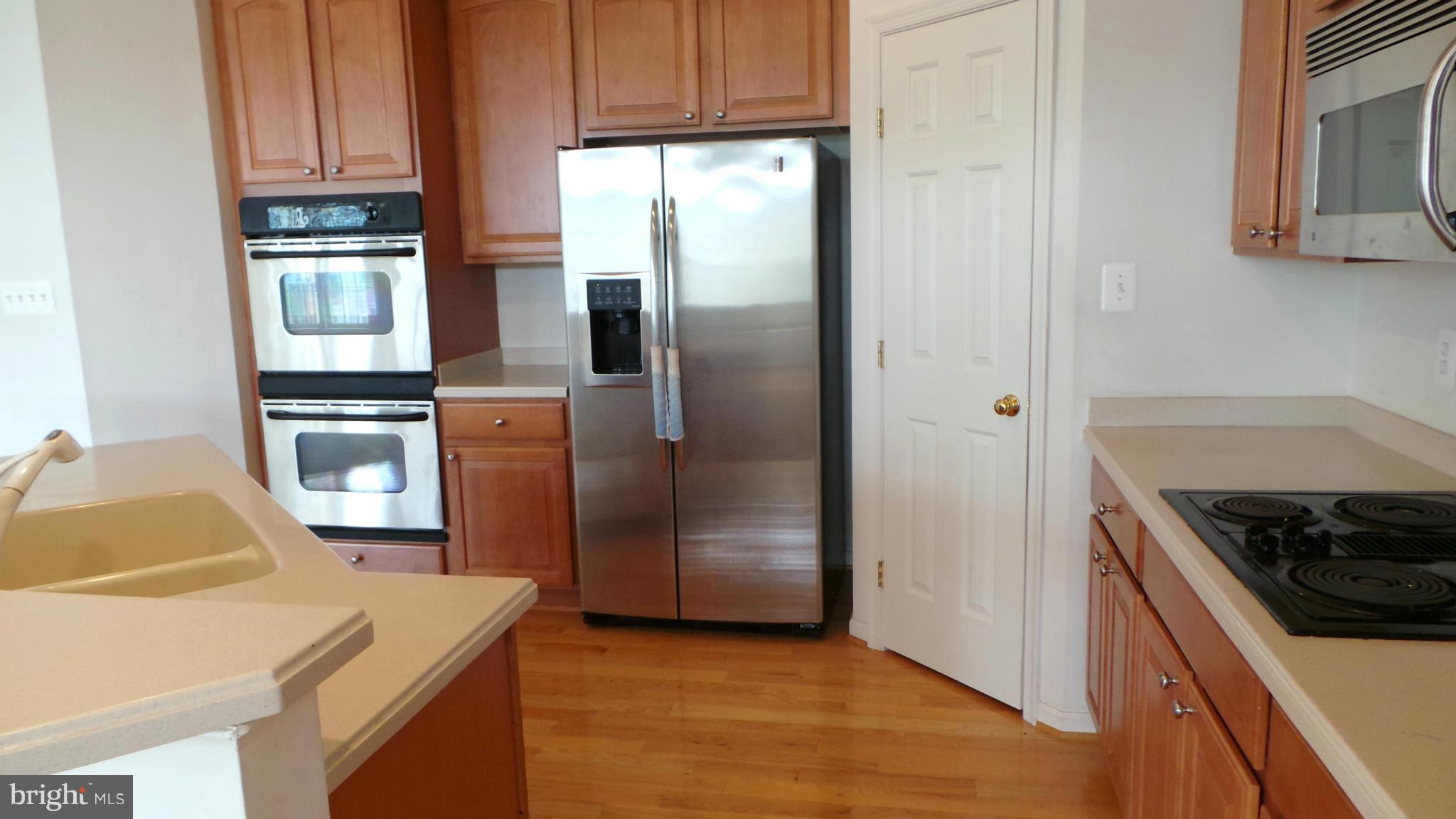 THE FALLS AT LEE'S PARKE - Residential Lease