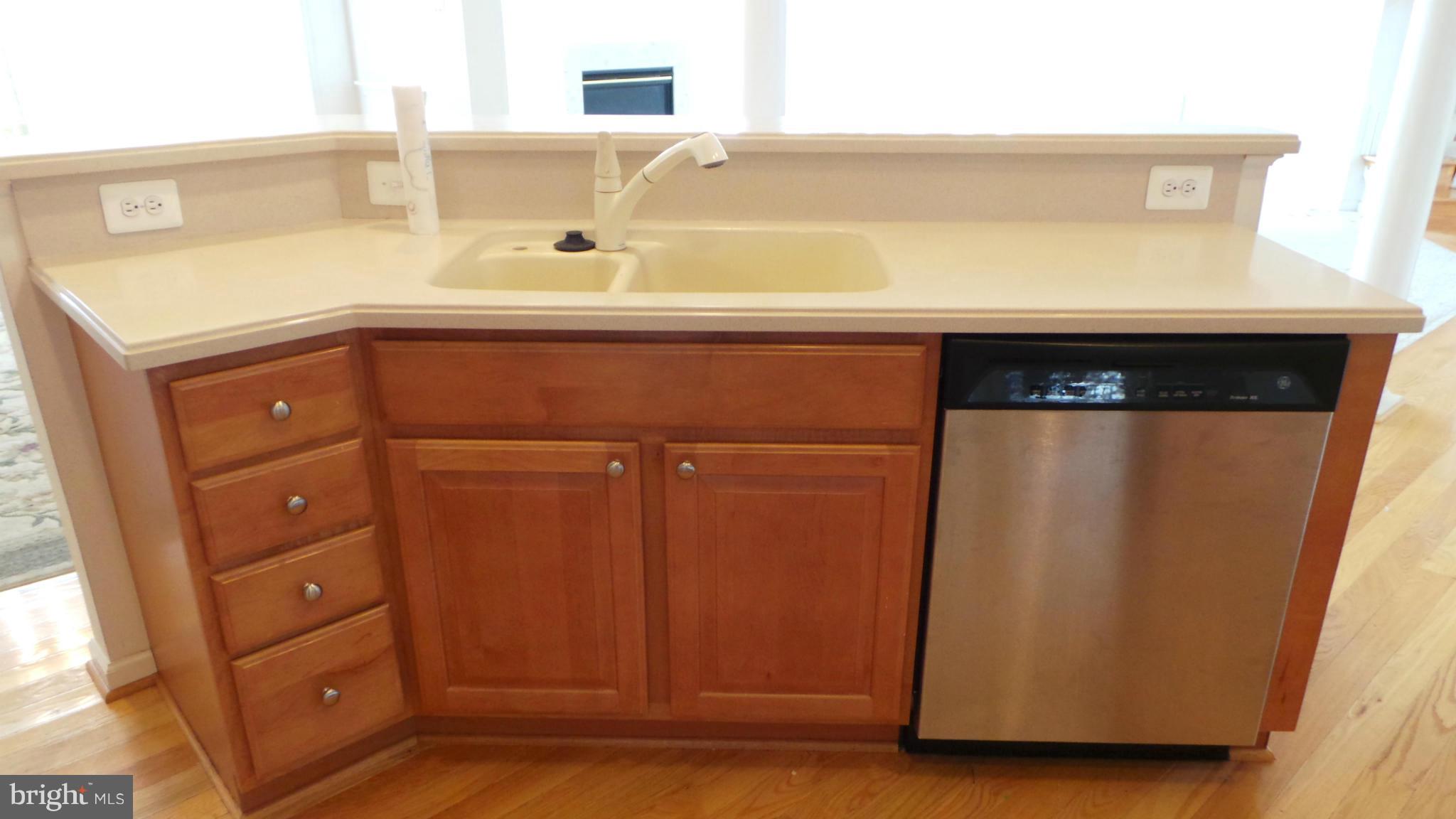 THE FALLS AT LEE'S PARKE - Residential Lease