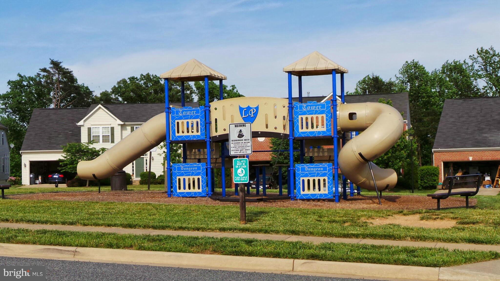 THE FALLS AT LEE'S PARKE - Residential Lease