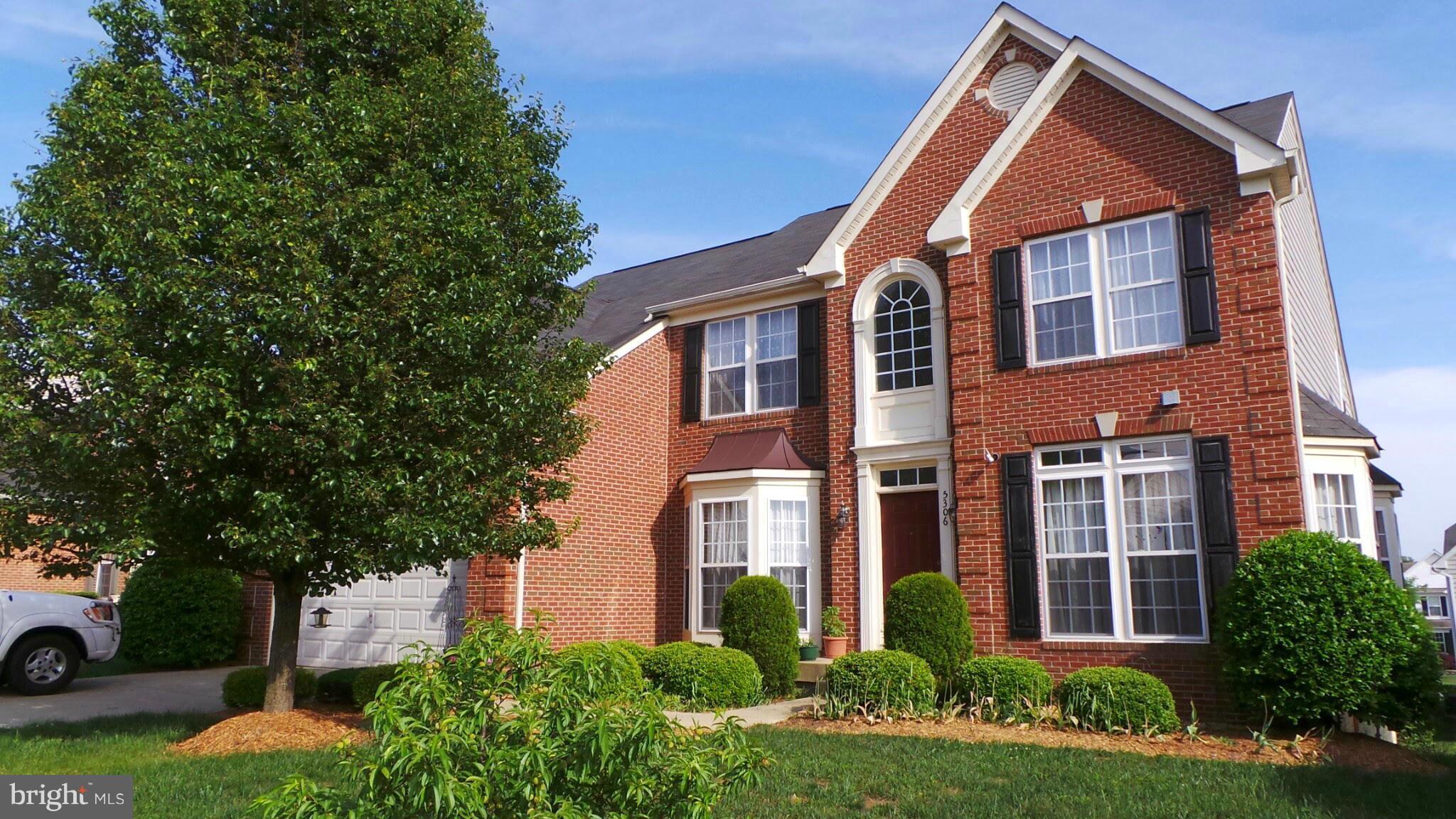 THE FALLS AT LEE'S PARKE - Residential Lease