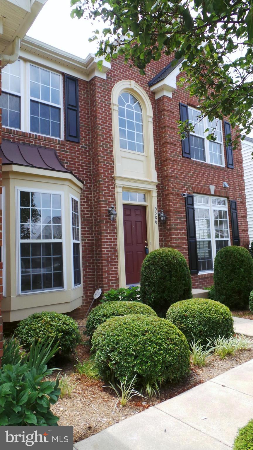 THE FALLS AT LEE'S PARKE - Residential Lease