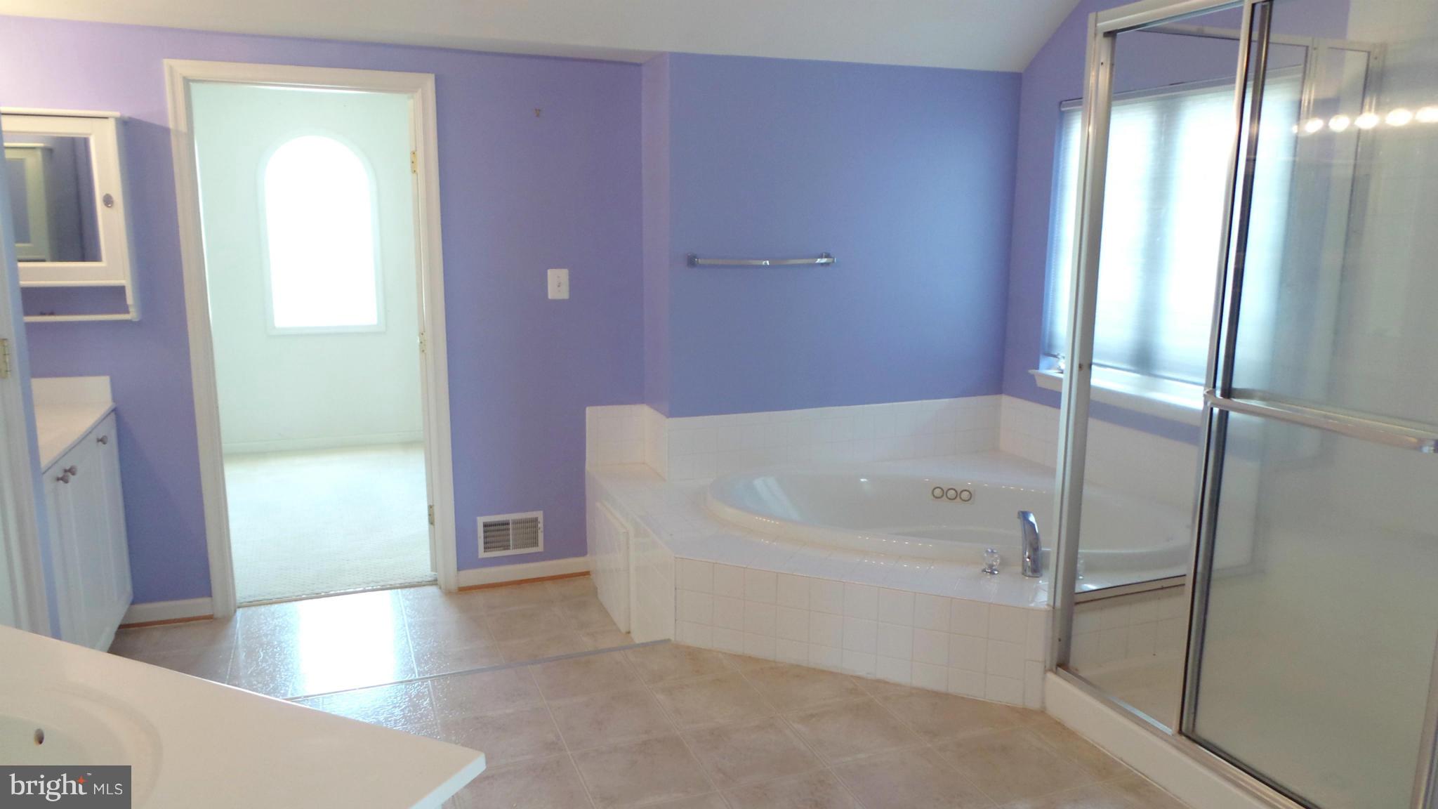 THE FALLS AT LEE'S PARKE - Residential Lease