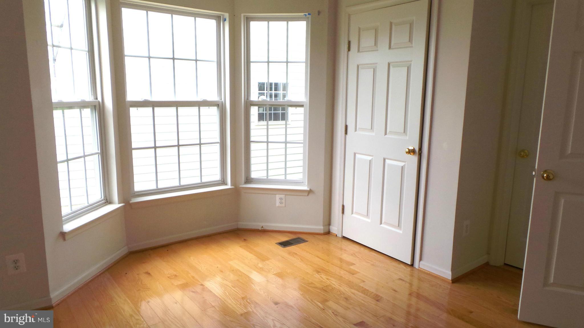 THE FALLS AT LEE'S PARKE - Residential Lease