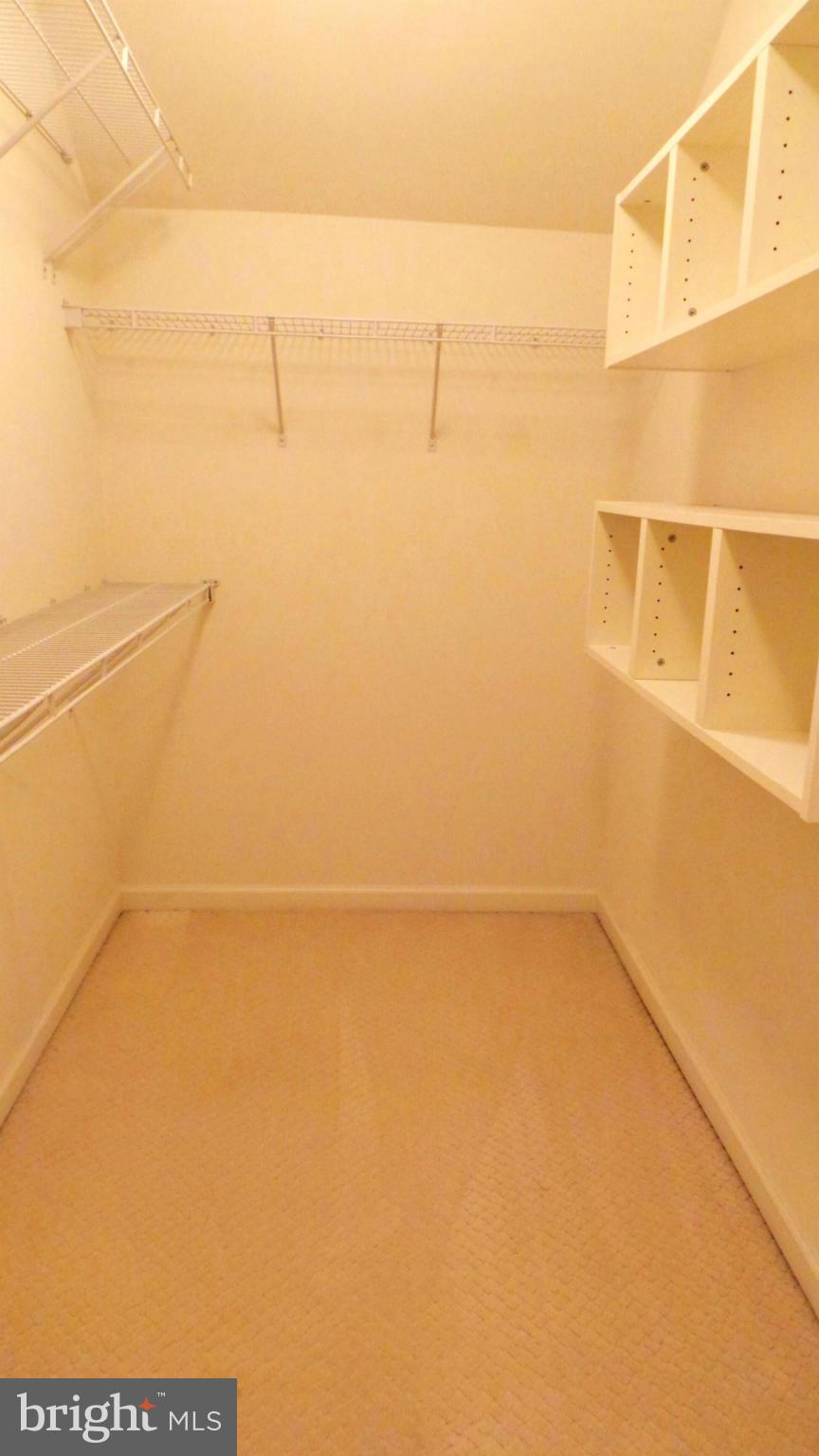 THE FALLS AT LEE'S PARKE - Residential Lease