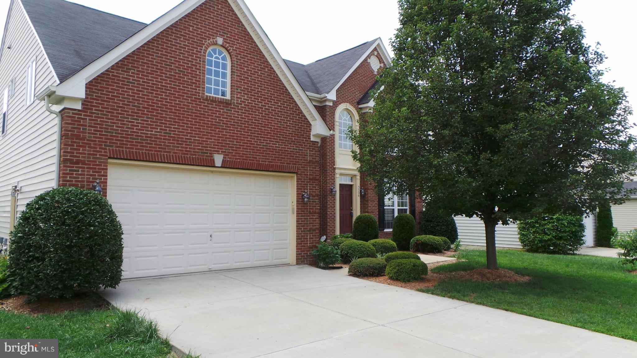 THE FALLS AT LEE'S PARKE - Residential Lease