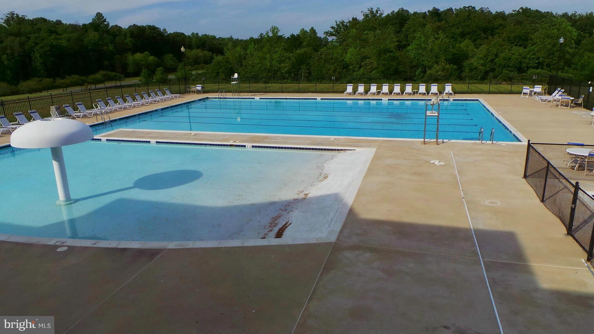 THE FALLS AT LEE'S PARKE - Residential Lease