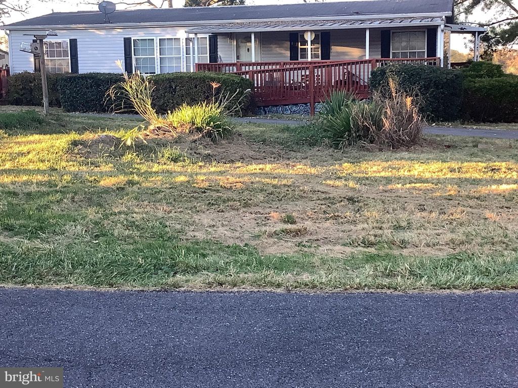 Photo of 257 Ma And Pa Parkway, KEARNEYSVILLE, WV 25430 (MLS # WVJF2019738)