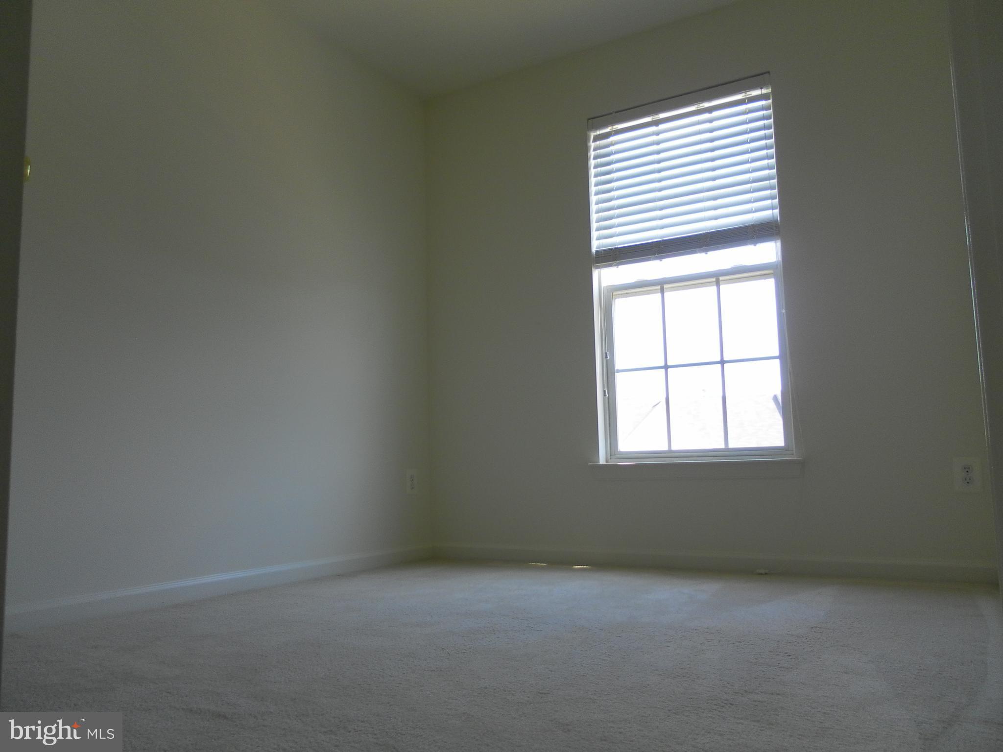 HUNTINGTON GROVE - Residential Lease